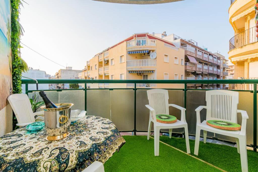 La Perla De Torrevieja Lägenhet Exteriör bild